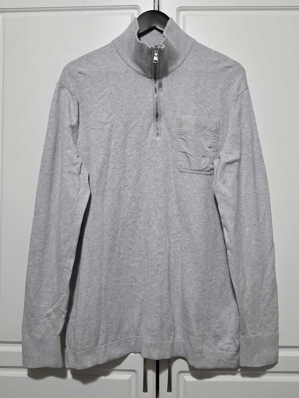 Banana Republic Mens Light Gray Quarter Zip Pull Over Sweatshirt w Chest Pocket